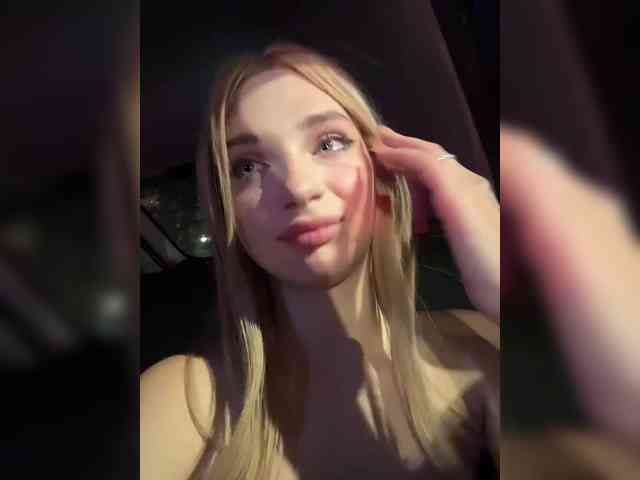 AstridMoss Sex Cam Show