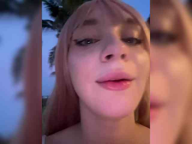 live chat AstridMoss