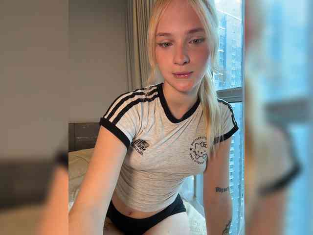 AstridMoss webcam