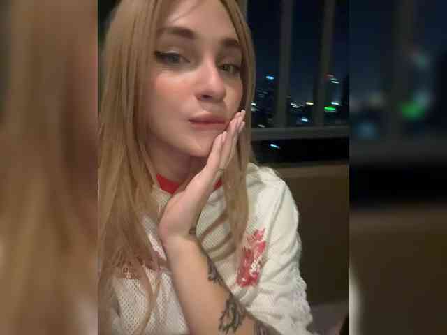 AstridMoss webcam