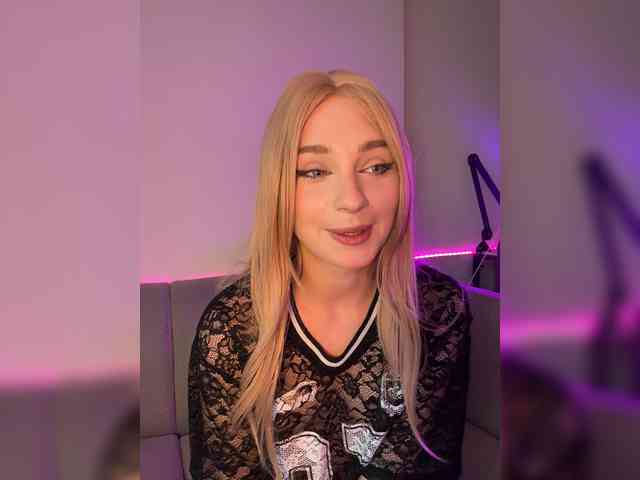 AstridMoss webcam