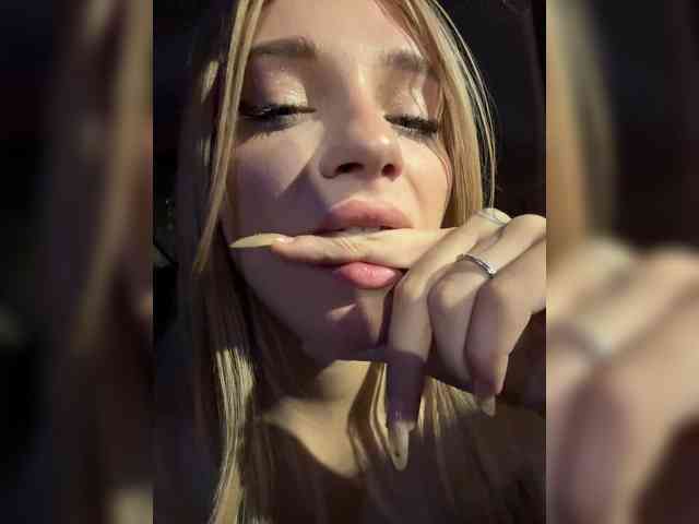AstridMoss Sex Cam Show