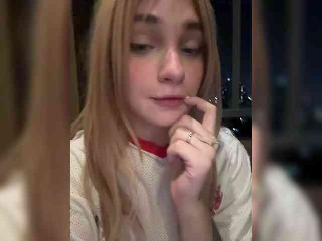 AstridMoss webcam