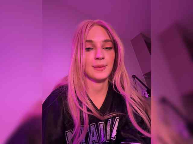 AstridMoss webcam