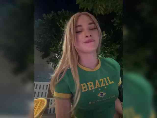 AstridMoss webcam