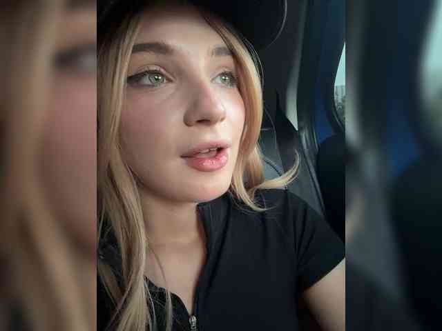 AstridMoss Sex Cam Show