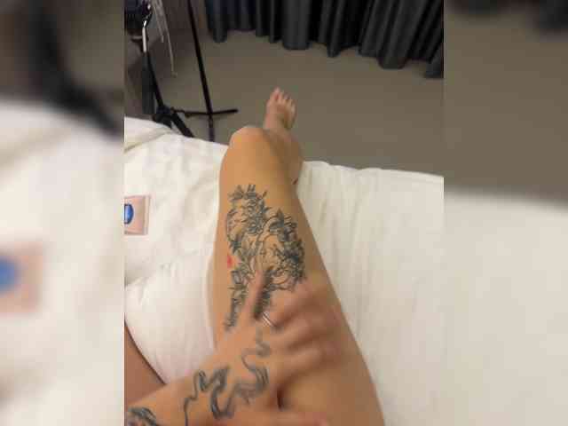 AstridMoss webcam