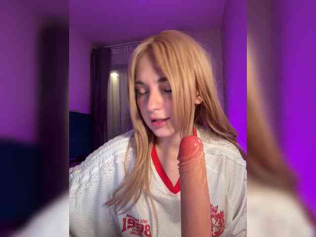 AstridMoss webcam
