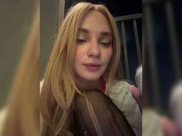 AstridMoss webcam
