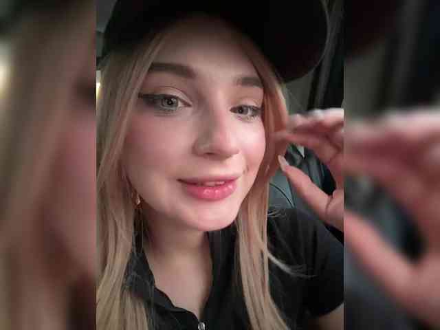 AstridMoss Sex Cam Show