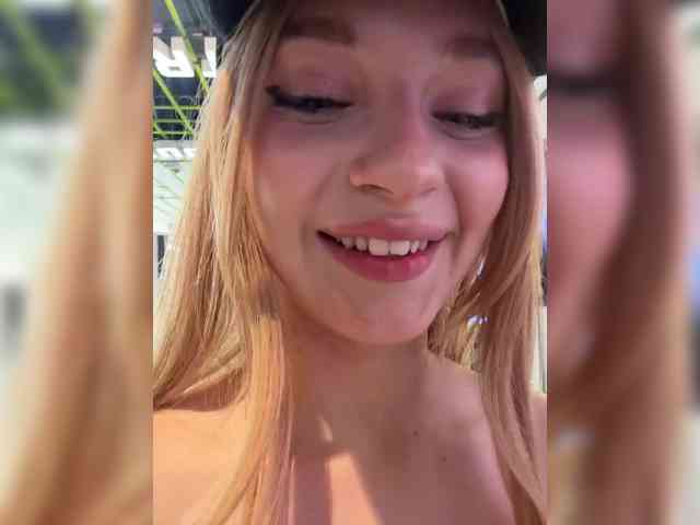 AstridMoss Sex Cam Show