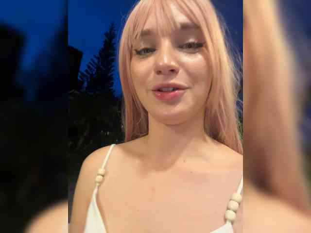 AstridMoss webcam