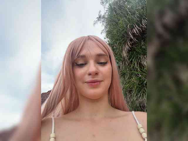 AstridMoss Sex Cam Show