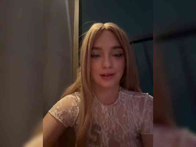 AstridMoss webcam