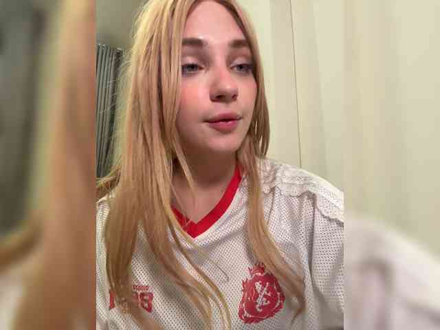 AstridMoss webcam