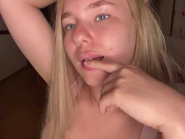 OdiliaVolking live cam on BongaCams