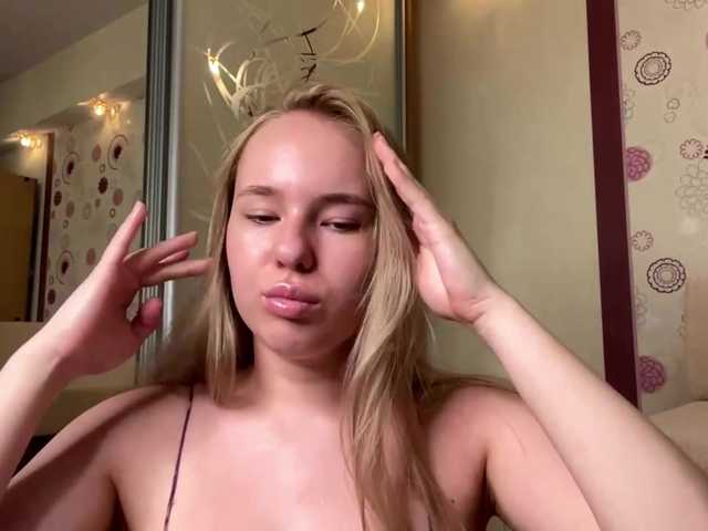 OdiliaVolking live cam on BongaCams