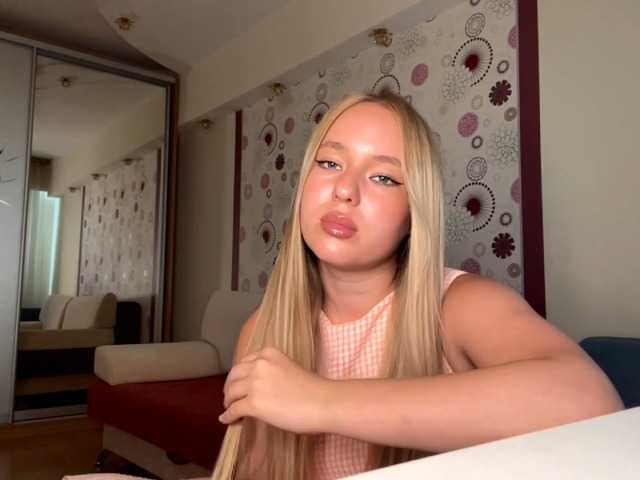OdiliaVolking live cam on BongaCams