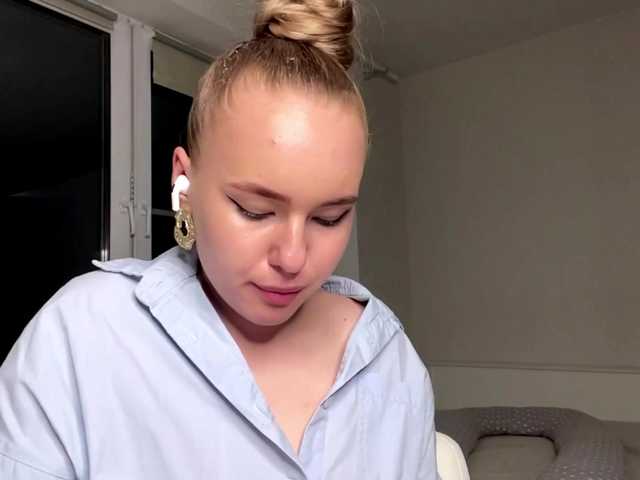 OdiliaVolking live cam on BongaCams