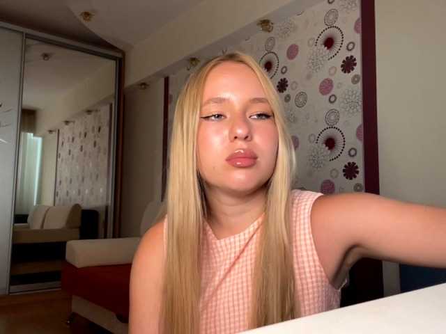 OdiliaVolking live cam on BongaCams