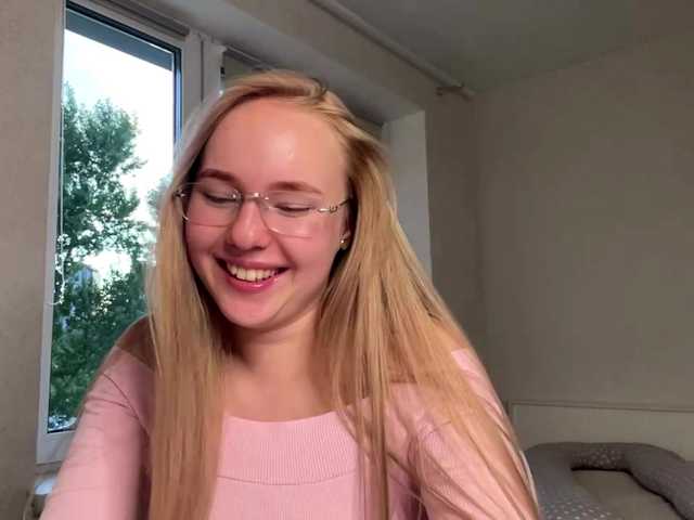 OdiliaVolking live cam on BongaCams