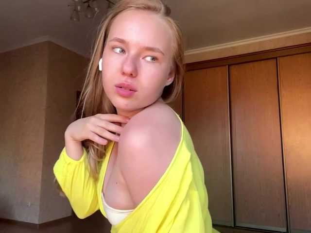OdiliaVolking live cam on BongaCams