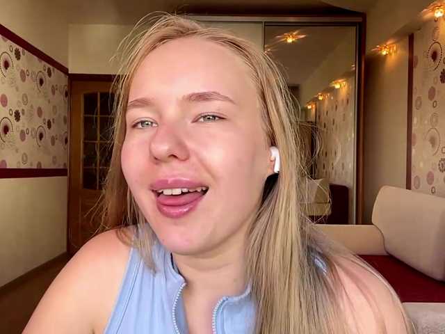OdiliaVolking live cam on BongaCams