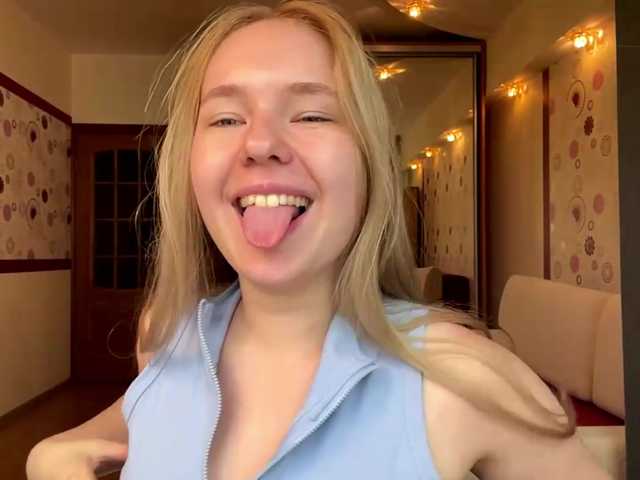 OdiliaVolking live cam on BongaCams