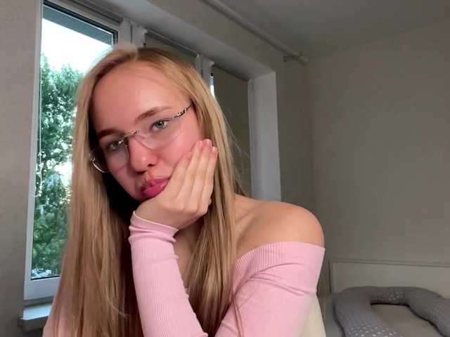 OdiliaVolking live cam on BongaCams