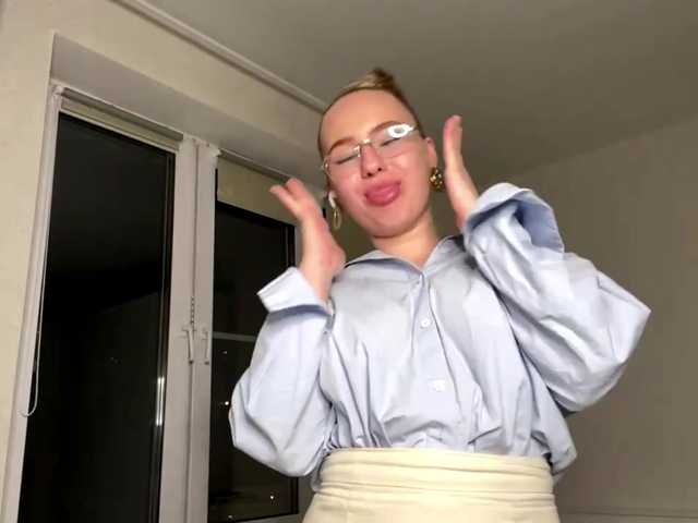 OdiliaVolking live cam on BongaCams
