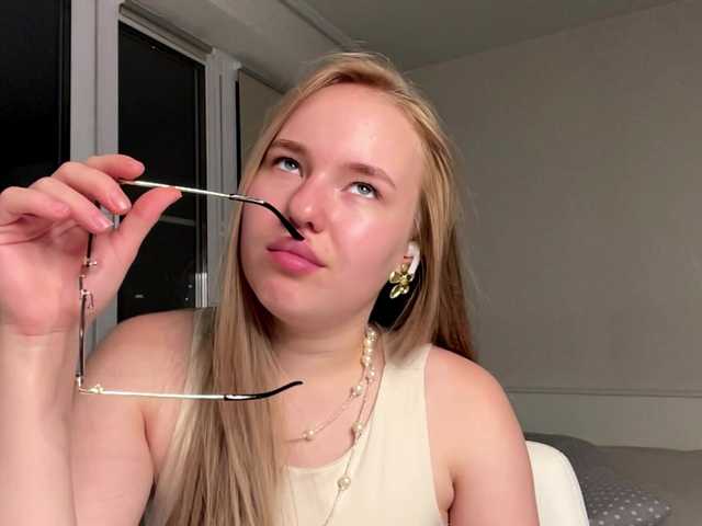 OdiliaVolking live cam on BongaCams