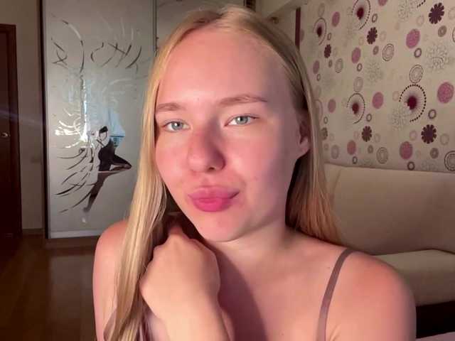 OdiliaVolking live cam on BongaCams