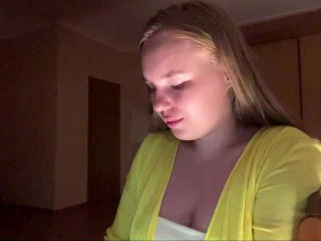 OdiliaVolking live cam on BongaCams
