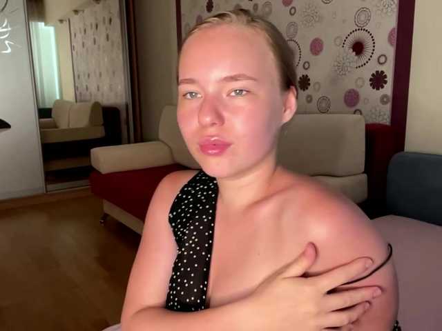OdiliaVolking live cam on BongaCams