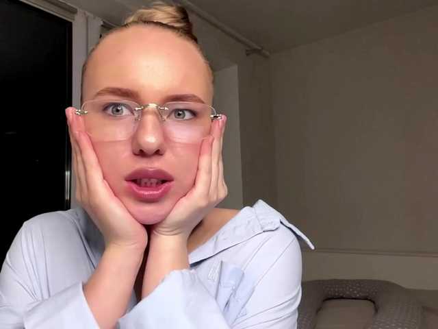 OdiliaVolking live cam on BongaCams