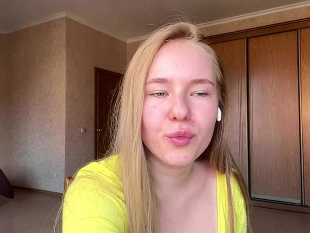 OdiliaVolking live cam on BongaCams