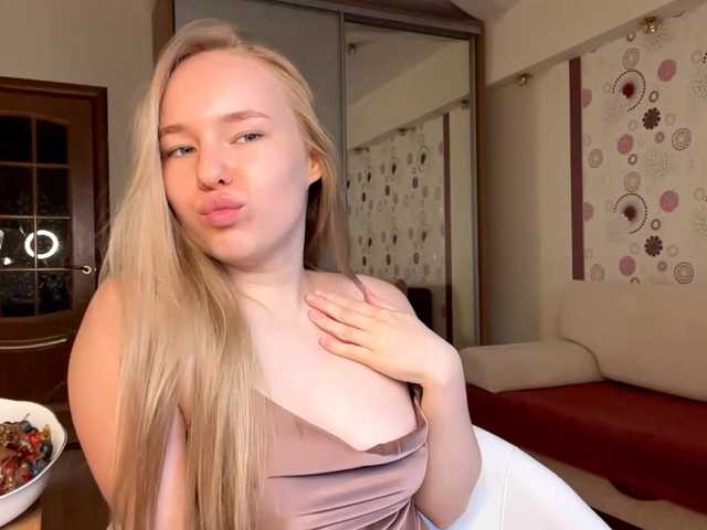 OdiliaVolking live cam on BongaCams
