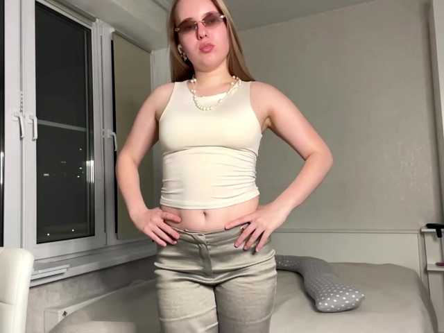 OdiliaVolking live cam on BongaCams