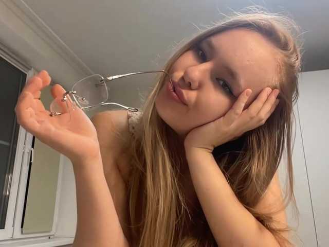 OdiliaVolking live cam on BongaCams