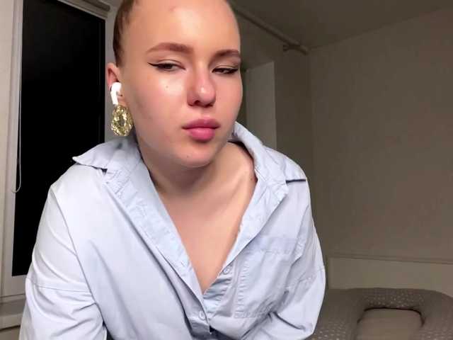 OdiliaVolking live cam on BongaCams