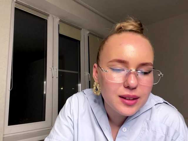 OdiliaVolking live cam on BongaCams