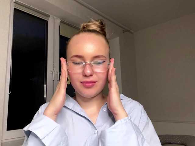 OdiliaVolking live cam on BongaCams