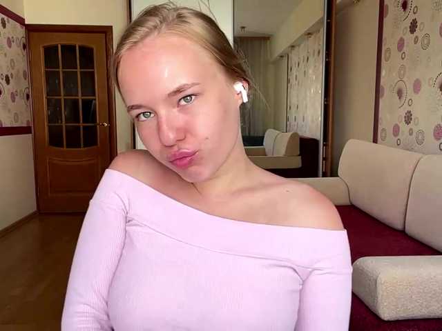 OdiliaVolking live cam on BongaCams