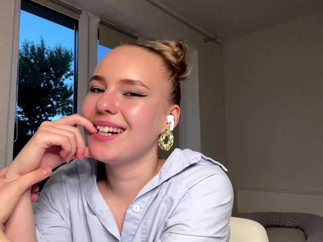 OdiliaVolking live cam on BongaCams