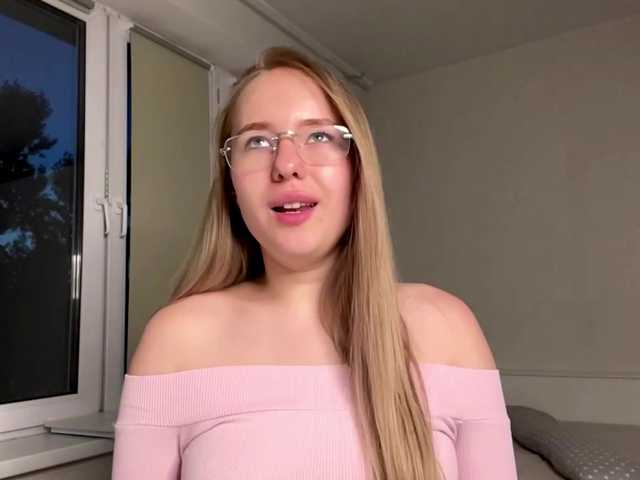 OdiliaVolking live cam on BongaCams