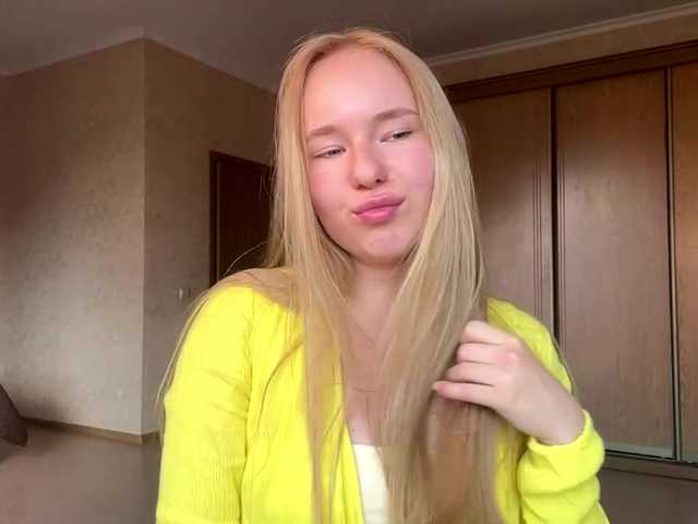 OdiliaVolking live cam on BongaCams