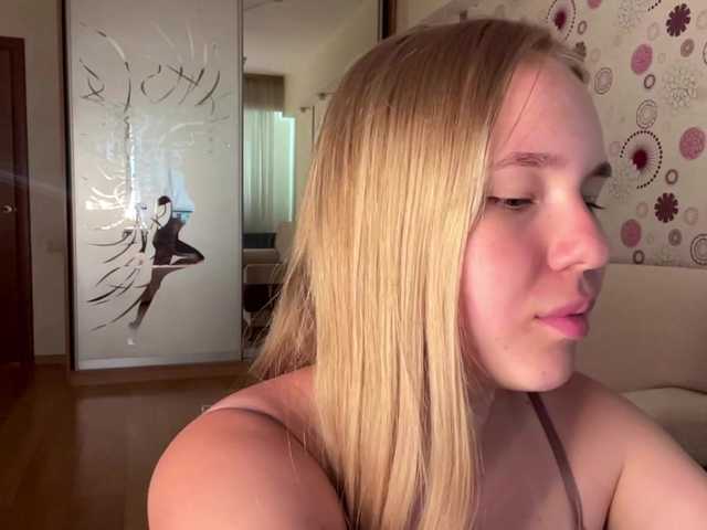 OdiliaVolking live cam on BongaCams