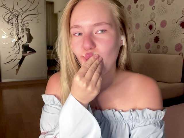 OdiliaVolking live cam on BongaCams