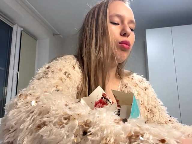 OdiliaVolking live cam on BongaCams