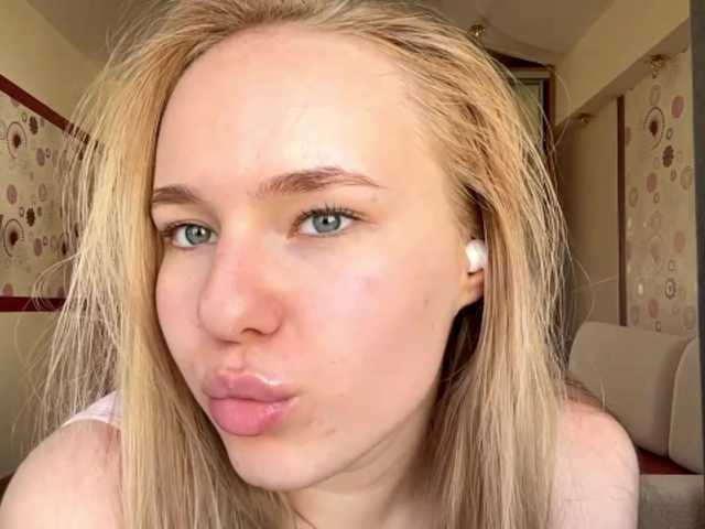 OdiliaVolking live cam on BongaCams
